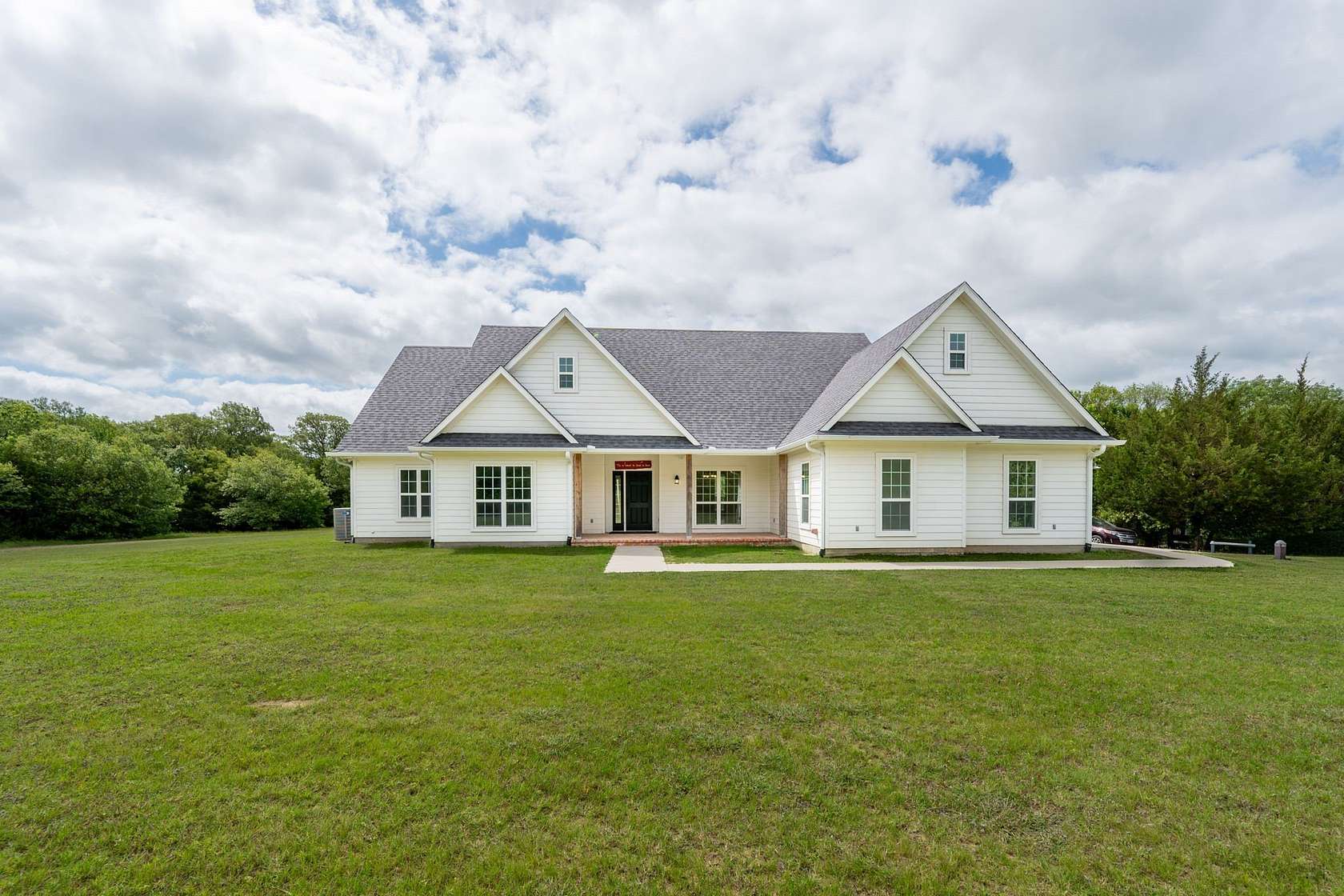 10 Acres of Improved Residential Land for Sale in Bells, Texas