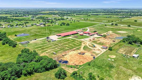 29.4 Acres of Agricultural Land with Home for Sale in Whitesboro, Texas