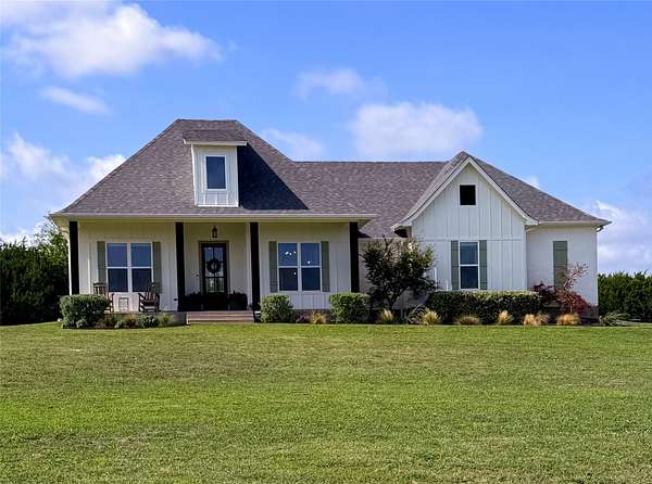 1.76 Acres of Land with Home for Sale in Cresson, Texas