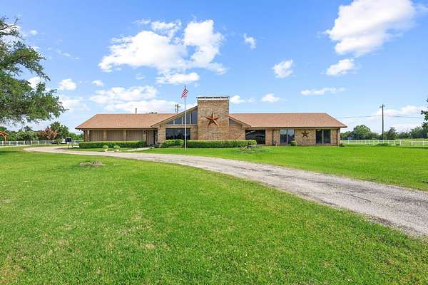 1.5 Acres of Land with Home for Sale in Bonham, Texas