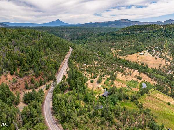 37 Acres of Recreational Land with Home for Sale in Eagle Point, Oregon