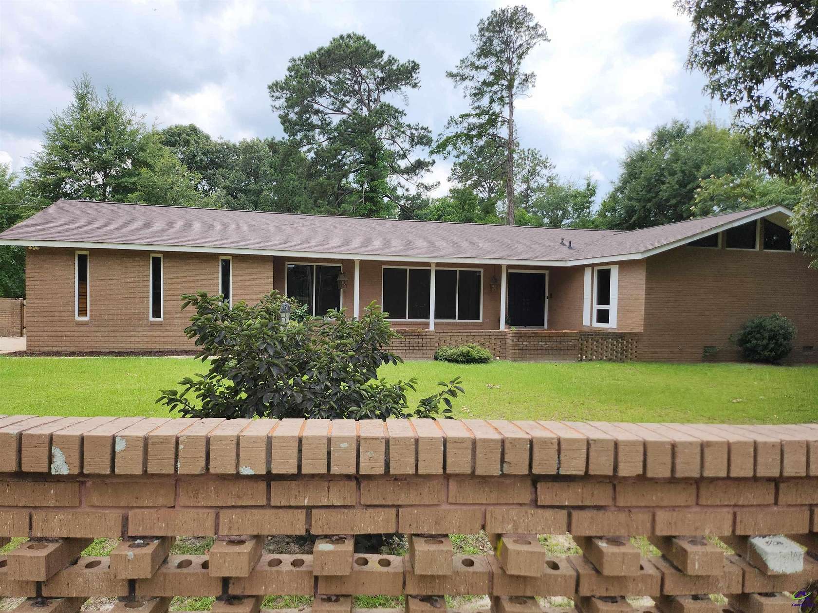 1.79 Acres of Land with Home for Sale in Warner Robins, Georgia