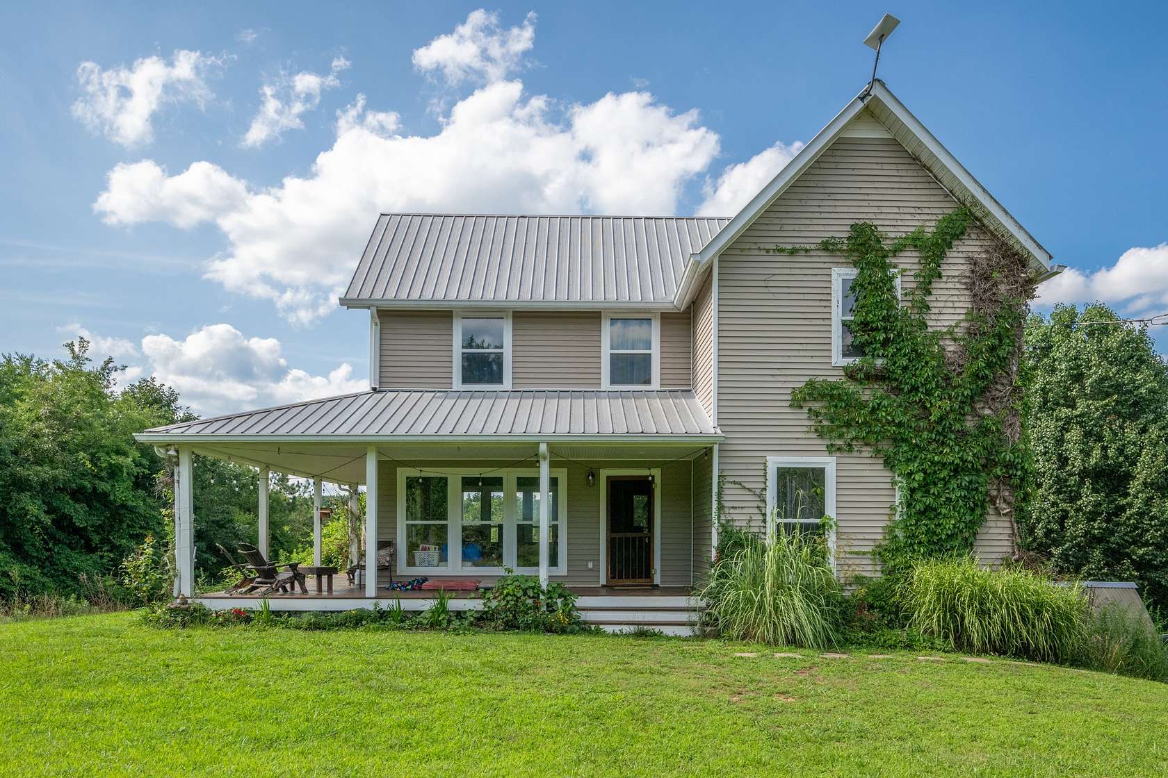1.78 Acres of Land with Home for Sale in Bon Aqua, Tennessee