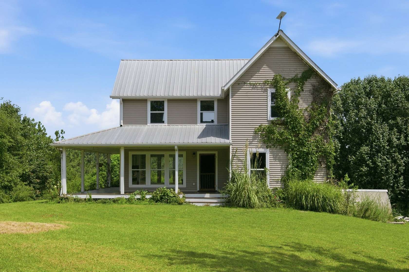1.78 Acres of Land with Home for Sale in Bon Aqua, Tennessee