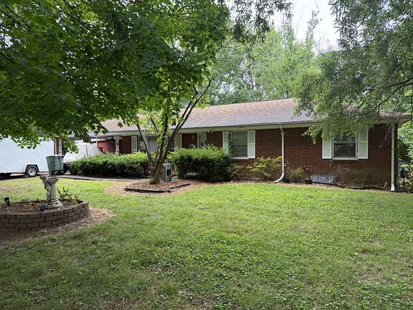 1.52 Acres of Land with Home for Sale in Portland, Tennessee