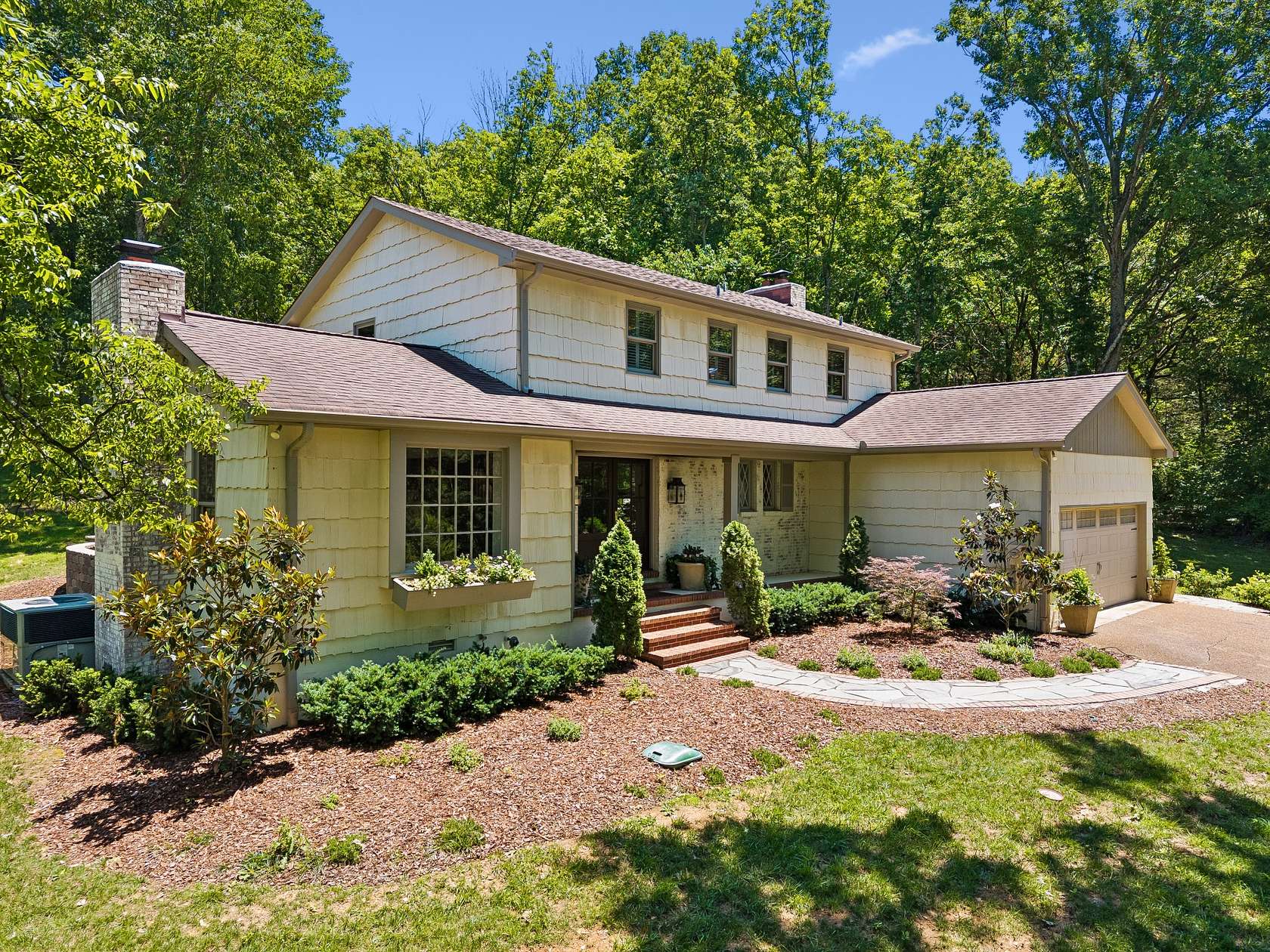 2.1 Acres of Land with Home for Sale in Franklin, Tennessee