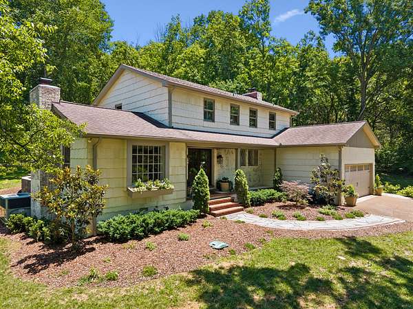 2.1 Acres of Land with Home for Sale in Franklin, Tennessee