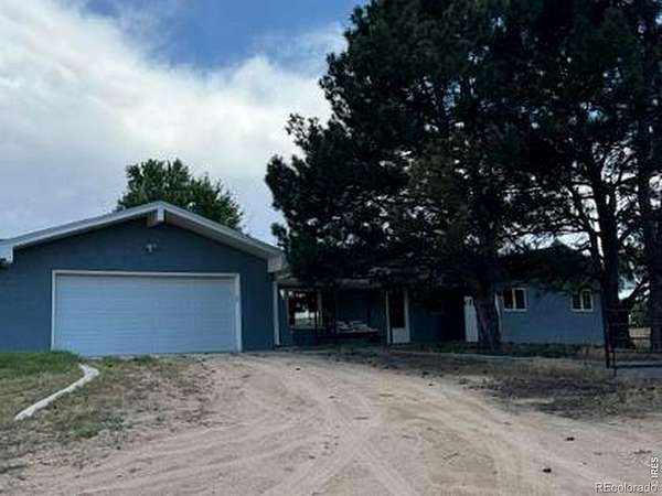 4.77 Acres of Land with Home for Sale in Greeley, Colorado