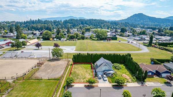 0.12 Acres of Residential Land for Sale in Mount Vernon, Washington