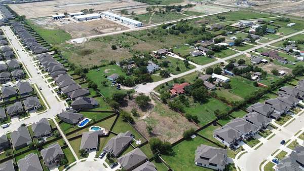 1 Acre of Residential Land for Sale in Aubrey, Texas