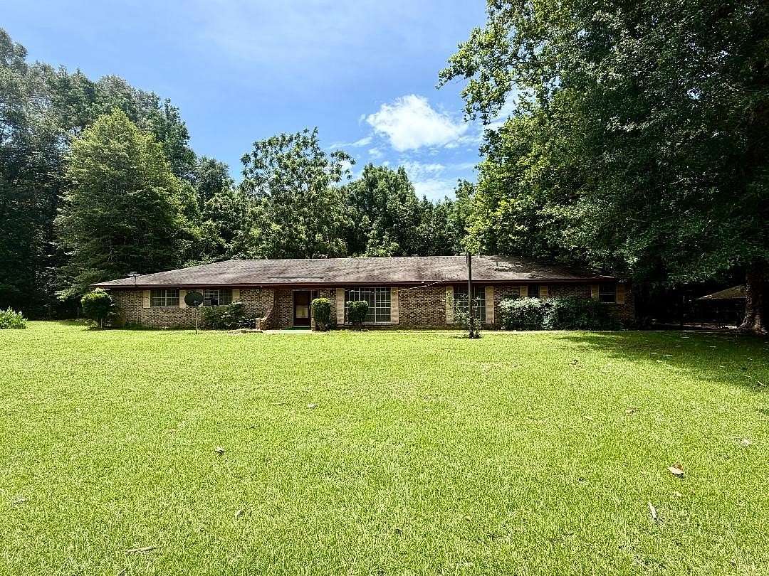 5.5 Acres of Land with Home for Sale in Coushatta, Louisiana