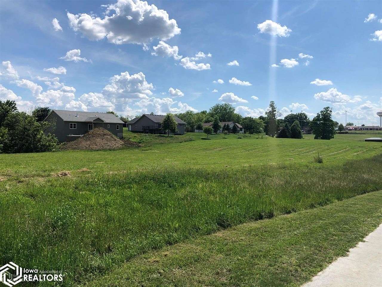 0.65 Acres of Residential Land for Sale in Chariton, Iowa