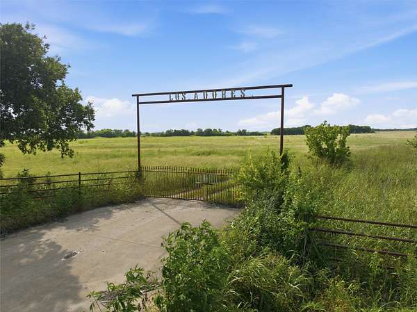 50 Acres of Land for Sale in Chilton, Texas