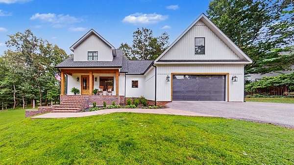 1.1 Acres of Land with Home for Sale in Paris, Tennessee