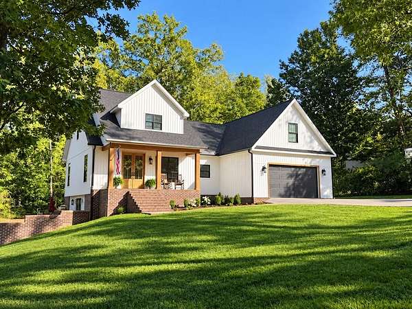 1.1 Acres of Land with Home for Sale in Paris, Tennessee