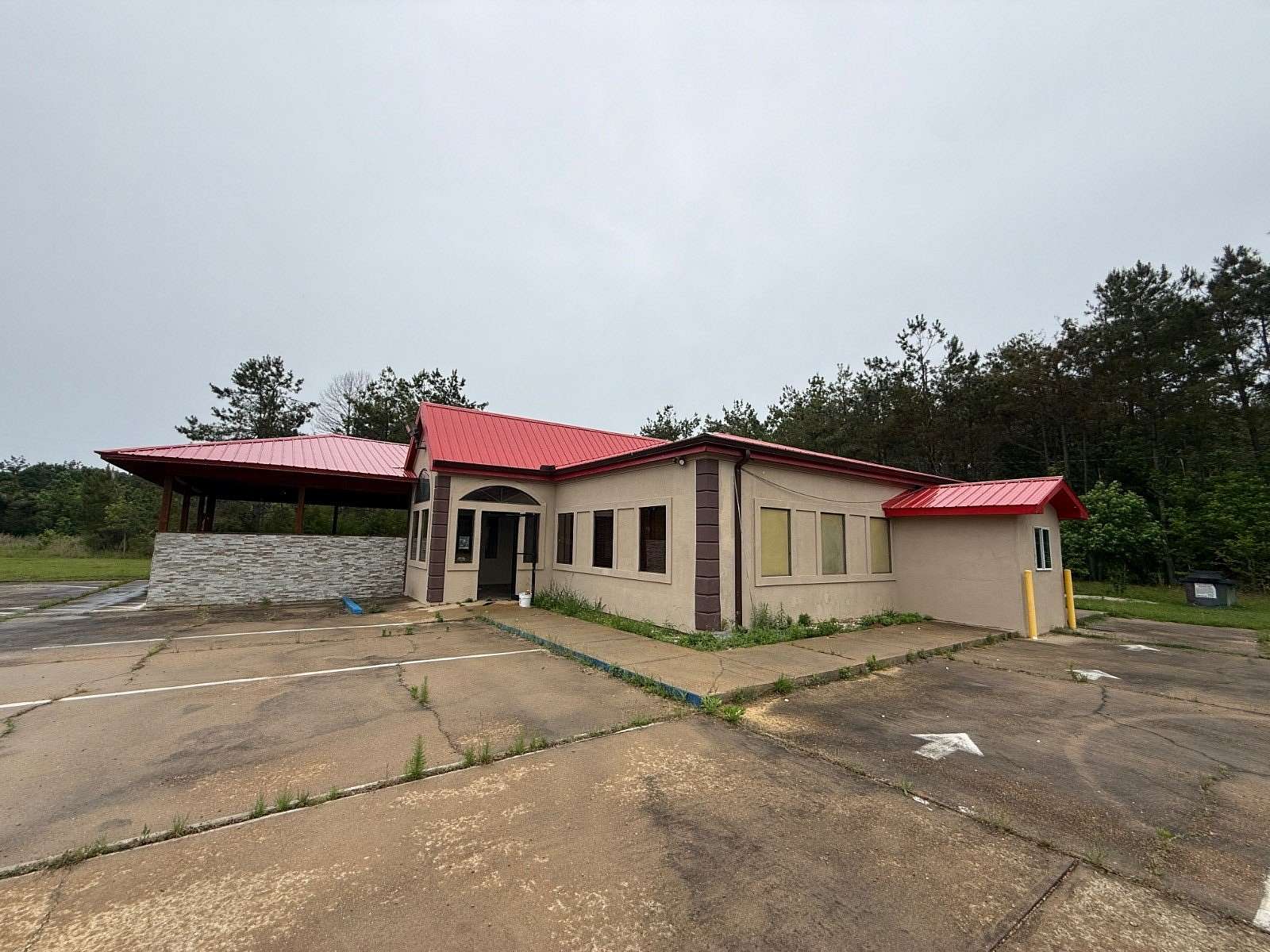 12.3 Acres of Improved Commercial Land for Sale in Vaiden, Mississippi