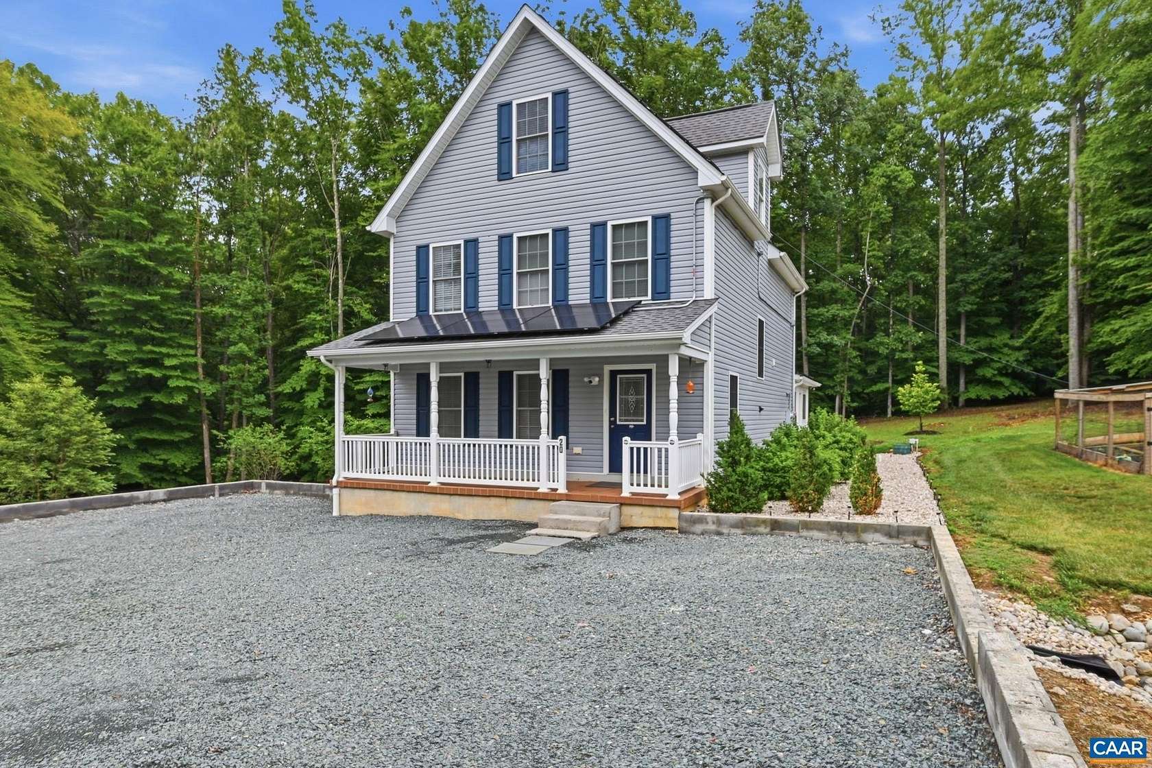 1.52 Acres of Land with Home for Sale in Louisa, Virginia