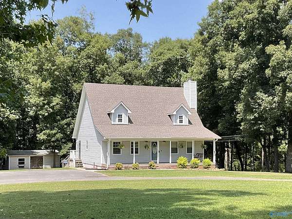 1.5 Acres of Land with Home for Sale in Arab, Alabama