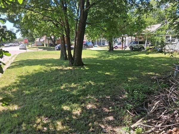 0.11 Acres of Mixed-Use Land for Sale in Gainesville, Texas
