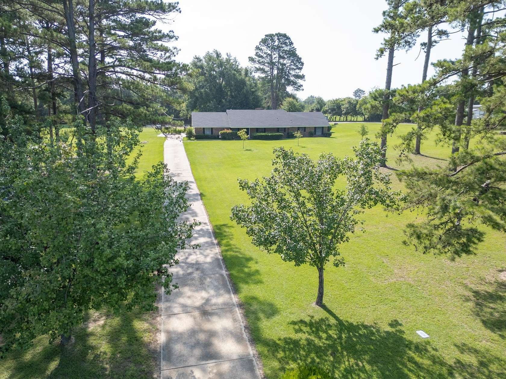4.58 Acres of Land with Home for Sale in Gladewater, Texas