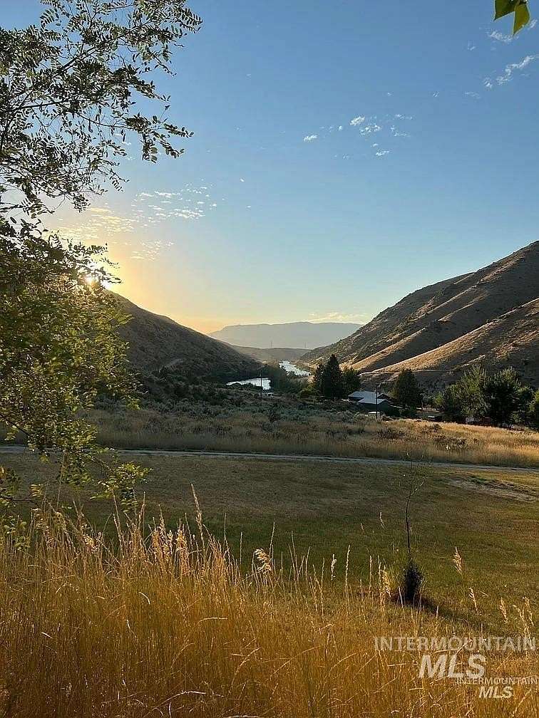 6 Acres of Land with Home for Sale in Horseshoe Bend, Idaho