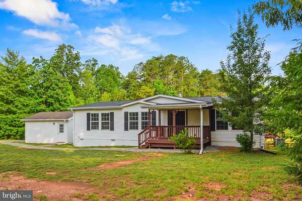 1.5 Acres of Land with Home for Sale in Louisa, Virginia