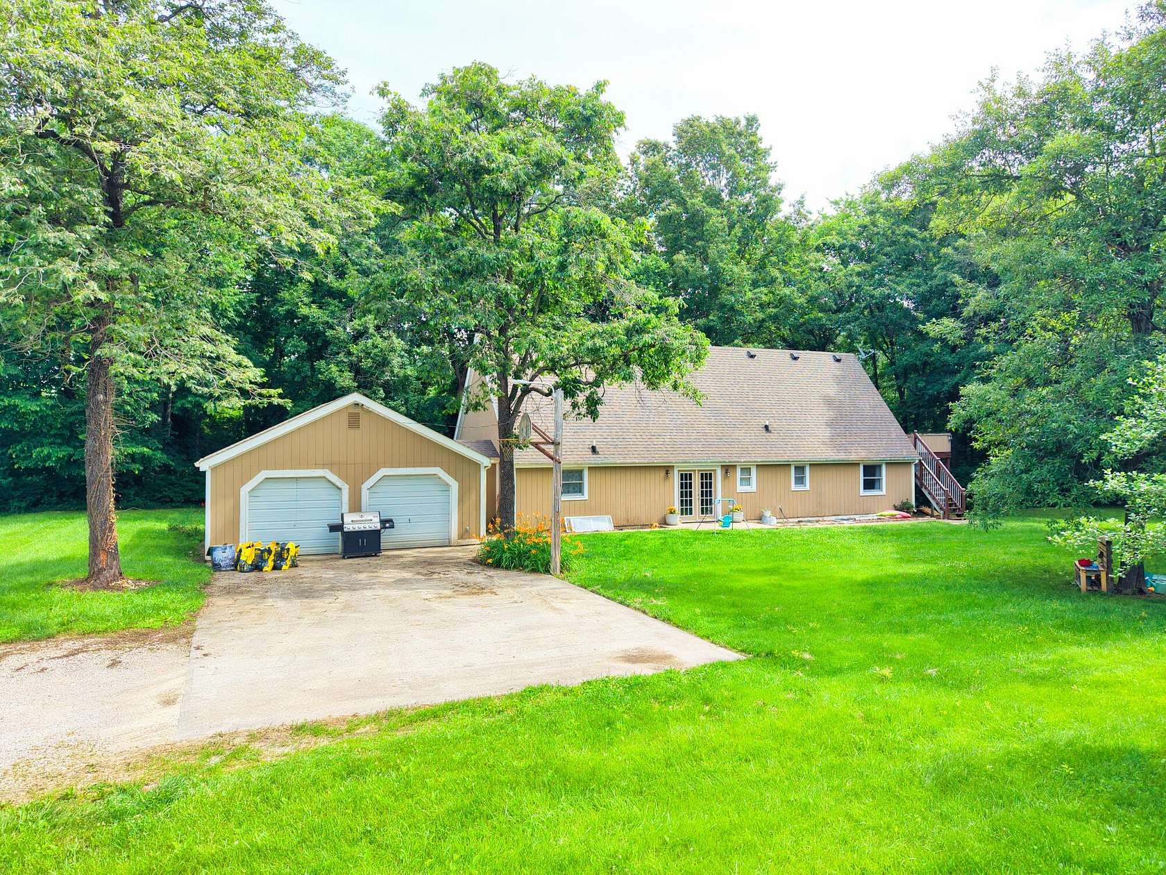 4.2 Acres of Land with Home for Sale in Fulton, Missouri