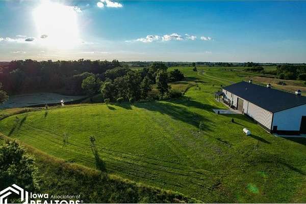 206 Acres of Land with Home for Sale in Bloomfield, Iowa