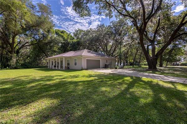 2.33 Acres of Land with Home for Sale in Melrose, Florida
