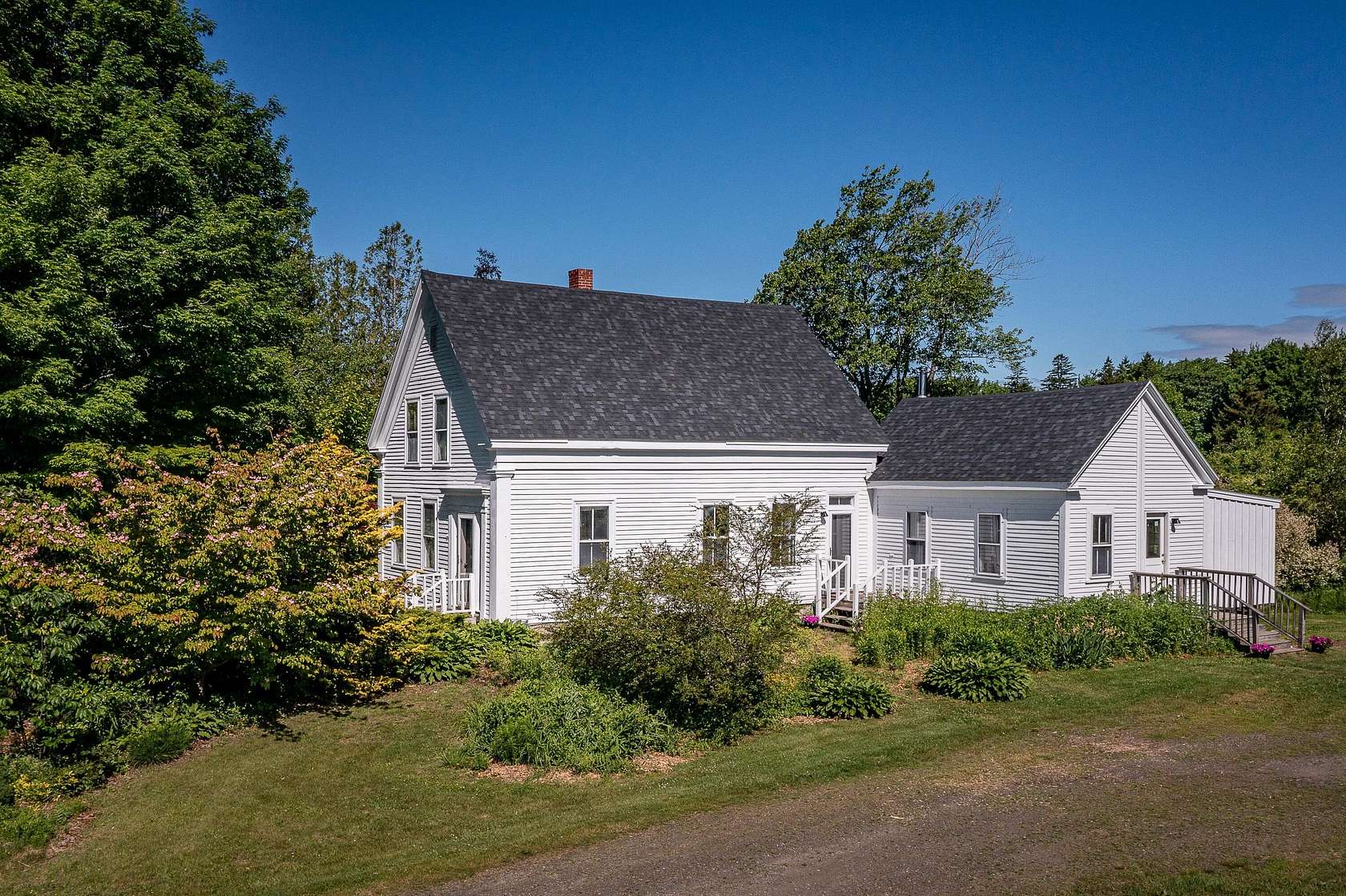 4.79 Acres of Land with Home for Sale in Thomaston, Maine