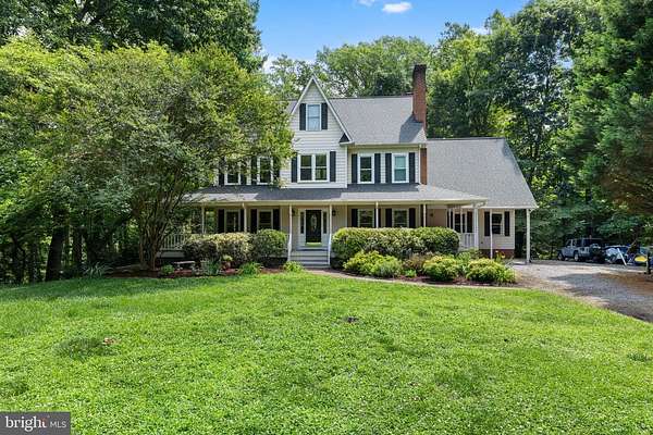 2.89 Acres of Land with Home for Sale in Ashland, Virginia