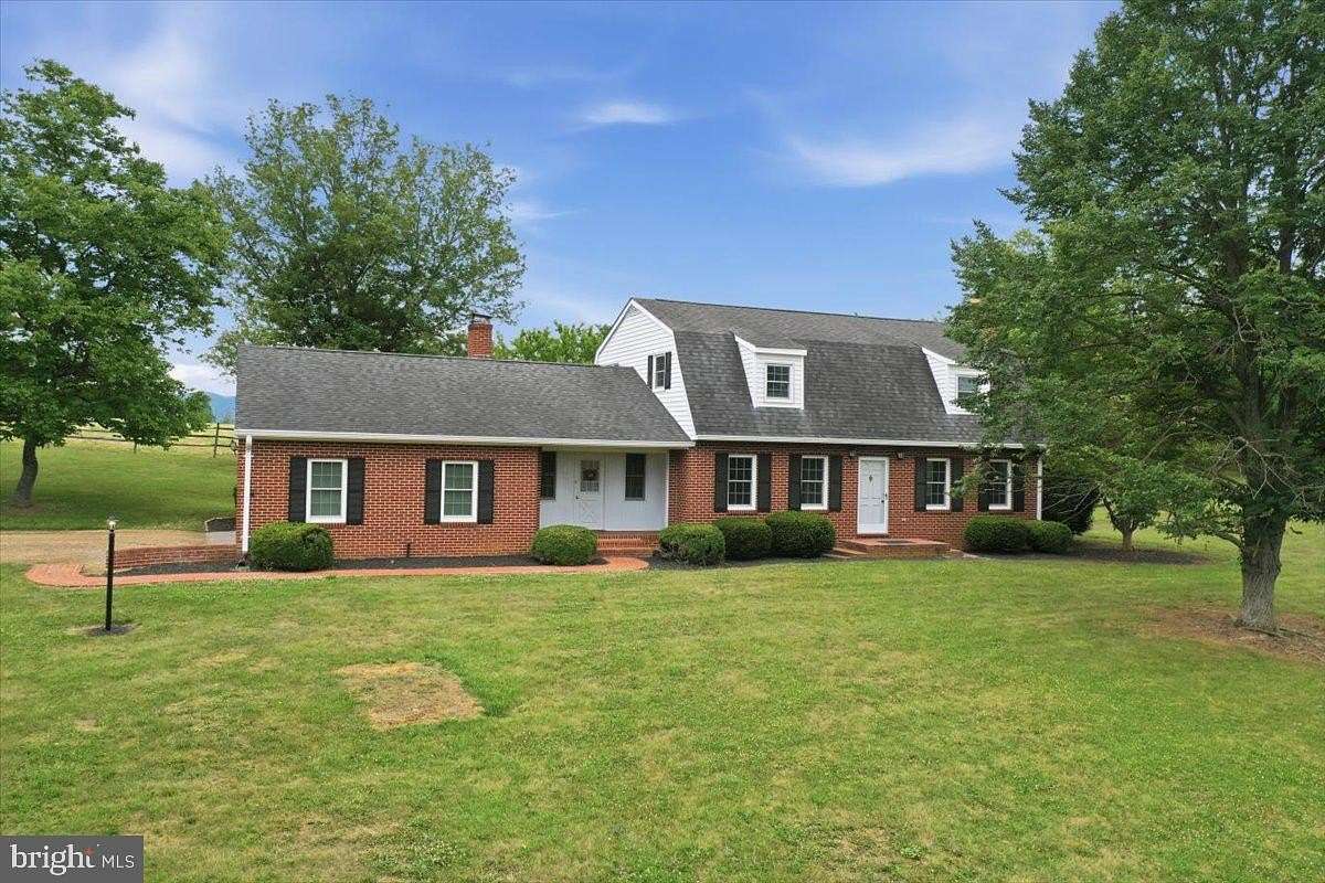 4.32 Acres of Land with Home for Sale in Edinburg, Virginia