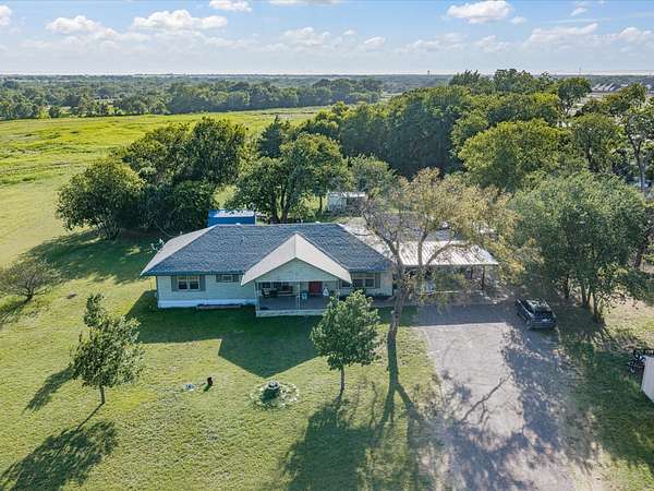 2.85 Acres of Land with Home for Sale in Waxahachie, Texas