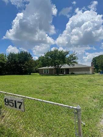 4 Acres of Land with Home for Lease in Rowlett, Texas