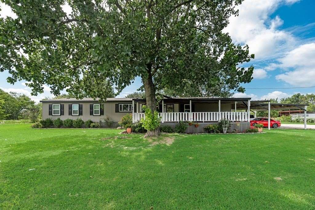 2.5 Acres of Land with Home for Sale in Terrell, Texas