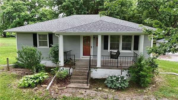 1.5 Acres of Land with Home for Sale in Agency, Missouri