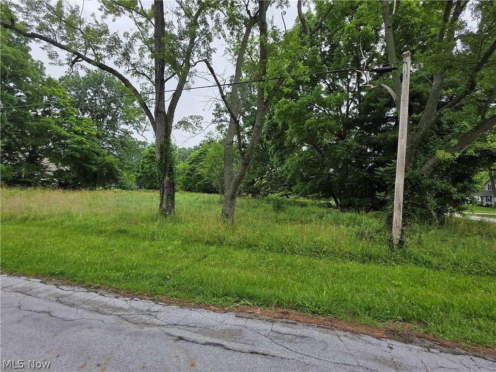 0.92 Acres of Residential Land for Sale in Akron, Ohio