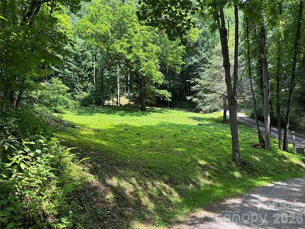 1 Acre of Residential Land for Sale in Waynesville, North Carolina