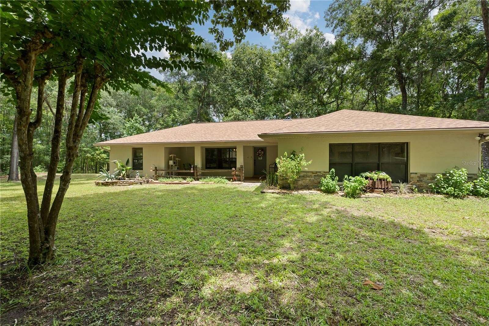 5.88 Acres of Land with Home for Sale in Williston, Florida