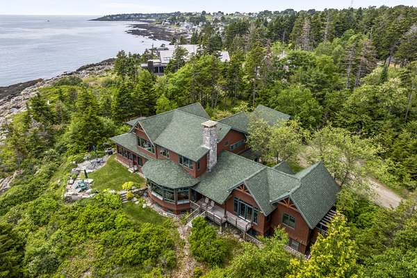 3.4 Acres of Land with Home for Sale in Harpswell Town, Maine