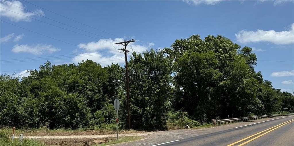 1.38 Acres of Mixed-Use Land for Sale in Franklin, Texas