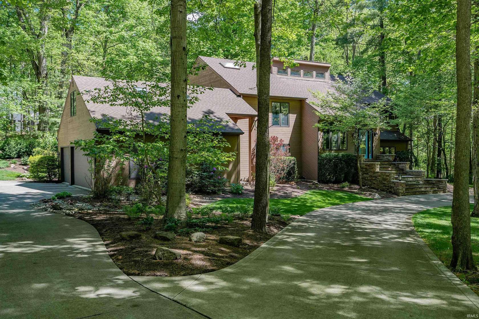 2.15 Acres of Land with Home for Sale in Fort Wayne, Indiana