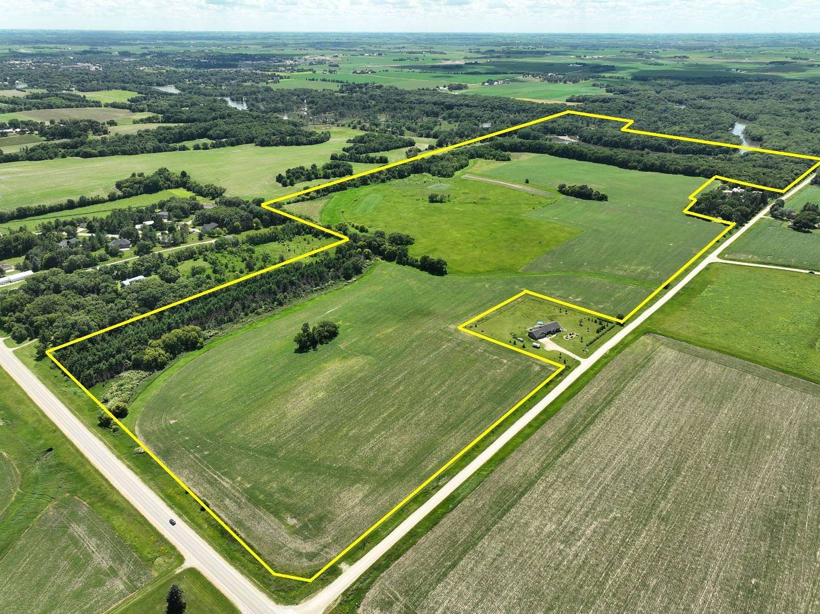 175 Acres of Land for Sale in Waverly, Iowa
