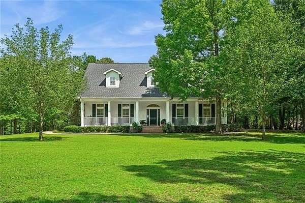 2.53 Acres of Land with Home for Sale in Covington, Louisiana