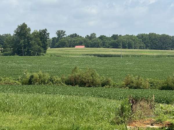 27 Acres of Agricultural & Residential Land for Sale in Hopkinsville, Kentucky