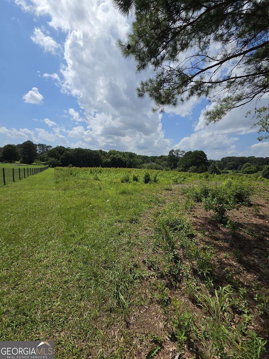 5 Acres of Residential Land for Sale in Tyrone, Georgia