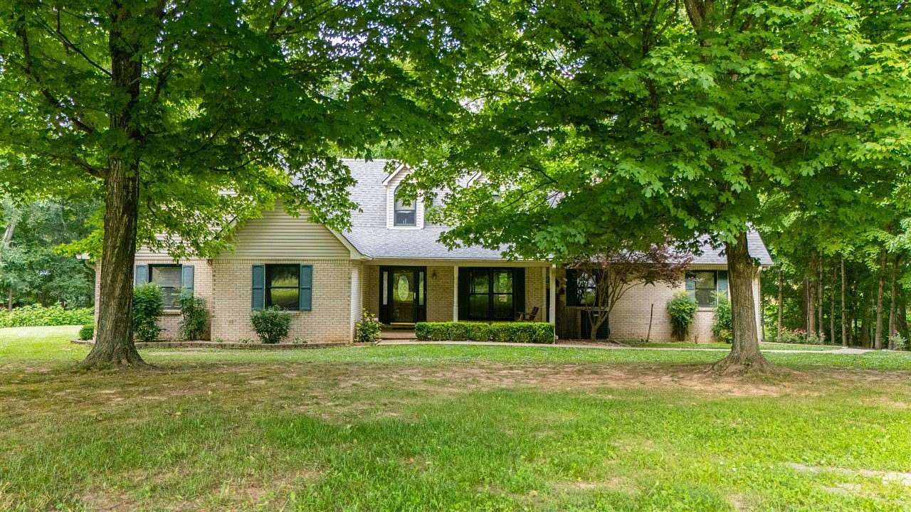 4.53 Acres of Land with Home for Sale in Woodburn, Kentucky
