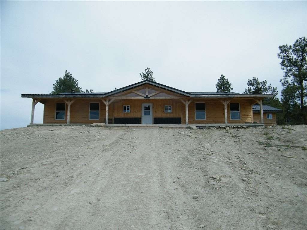 20 Acres of Land with Home for Sale in Roundup, Montana