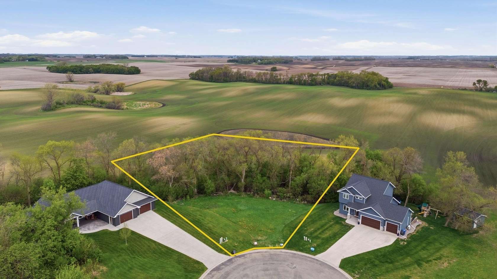 0.39 Acres of Residential Land for Sale in Hawley, Minnesota