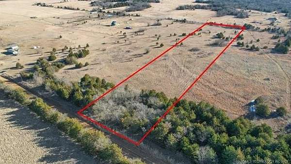 9.39 Acres of Land for Sale in Calera, Oklahoma
